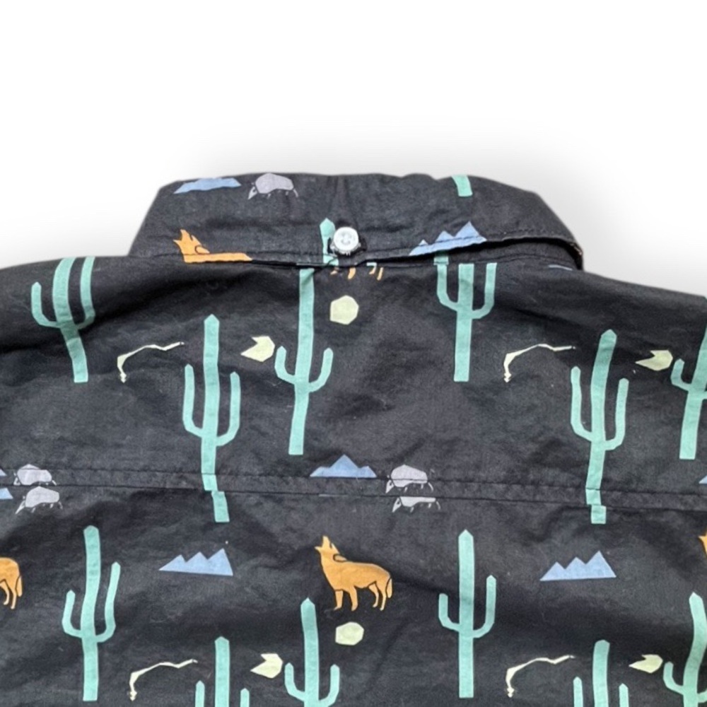 AMBSN Shirt Sleeve Button Up Aloha Shirt, Size Medium - Picture 9 of 11